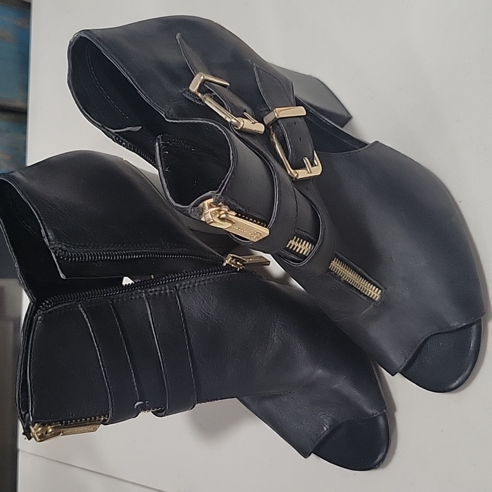 Jessica Simpson - Black Ankle boots- Size 7.5